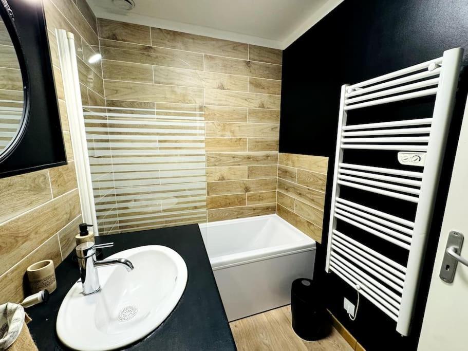 Maison Renovee Et Chaleureuse Proche Du Memorial Caen Exteriér fotografie